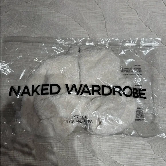 NWT NAKED WARDROBE SHERPA QUARTER-ZIP CROPPED SWEATER - Picture 9 of 9